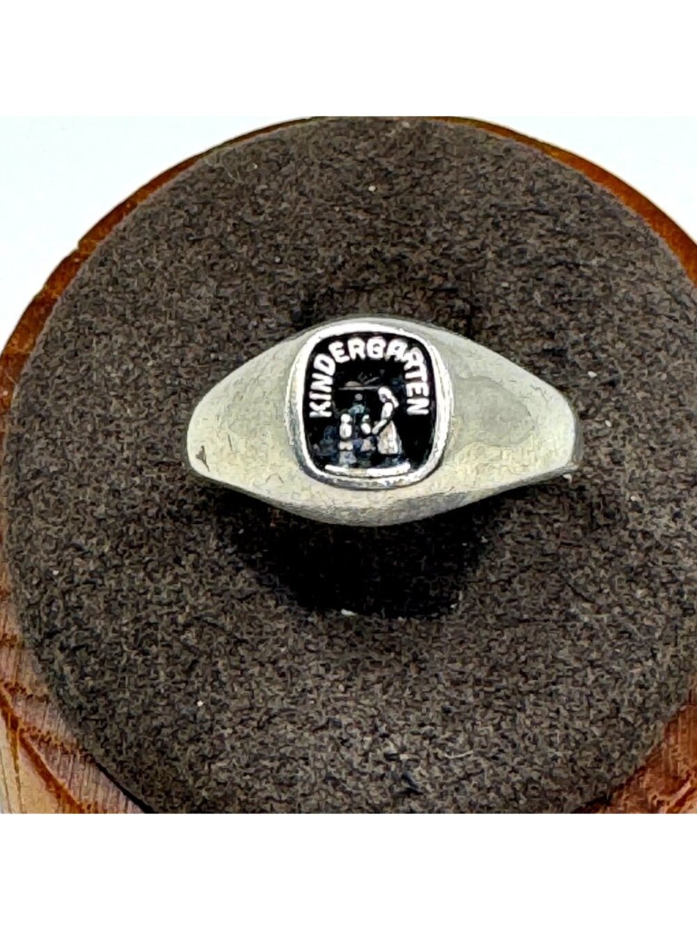 VTG Sterling Silver 925 Kindergarten Class Ring Design Tapered Band Size 7
